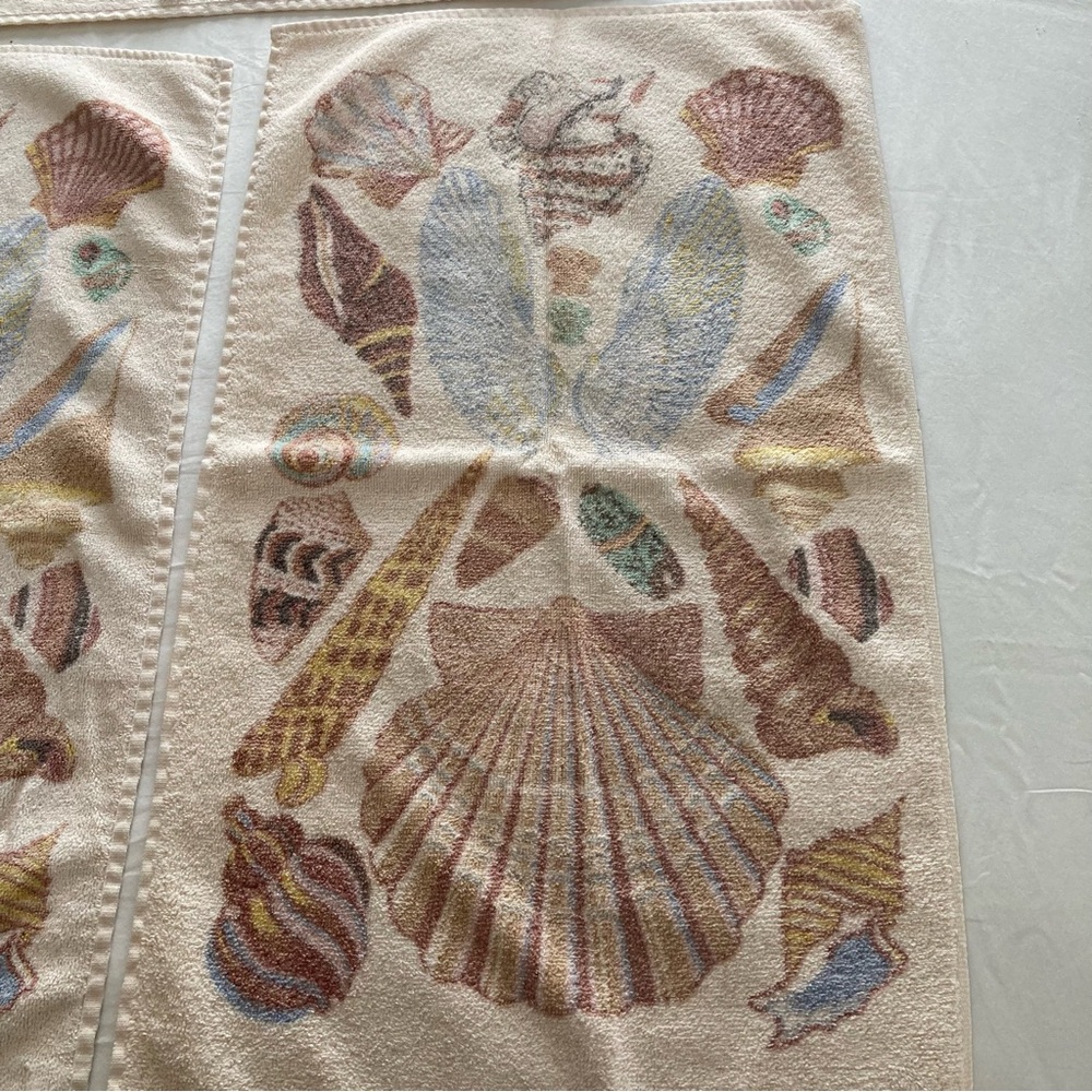 Vintage Martex Seashell towels by Gloria Vanderbilt set of 3 - Picture 4 of 8